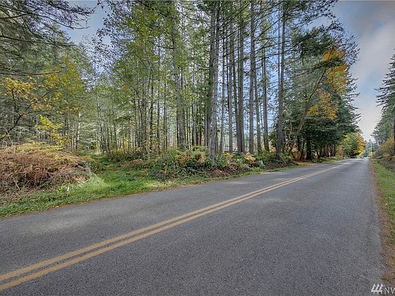 Private access road off of Sands Ave. is about a 4 minute drive to Sakai Middle School and B.I. High School, and an 8 minute drive to the ferry.