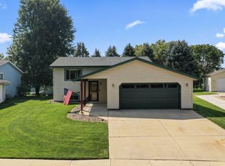 824 26th St SE, Rochester, MN 55904