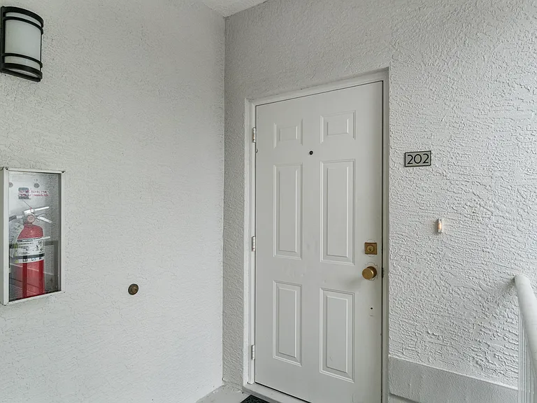 1310 Charleston Square Dr #202 — Photo 78