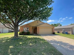 1611 Columbia Dr, Glenn Heights, TX 75154