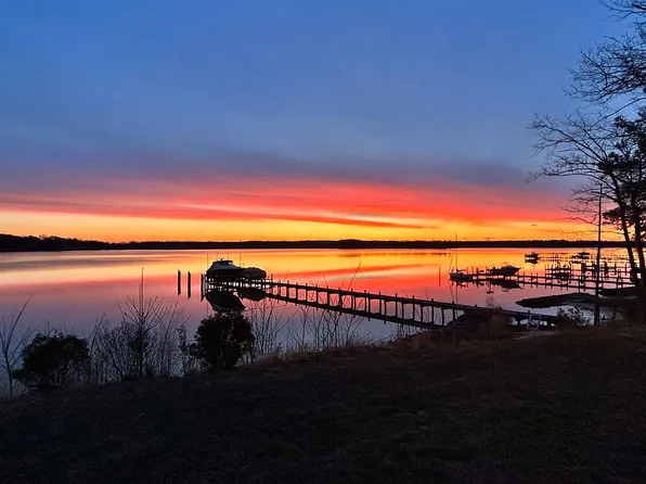 131 Yankee Point Rd, Lancaster, VA 22503