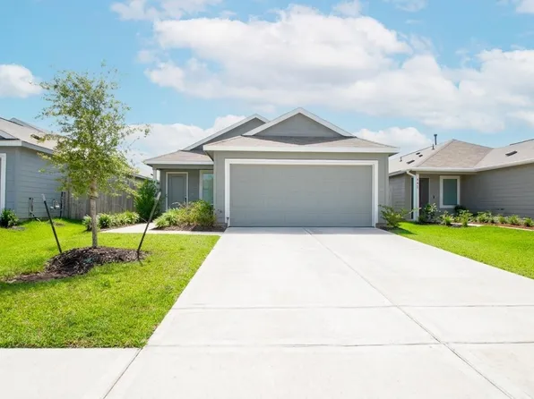 305 Brandi Dr, Wharton, TX 77488
