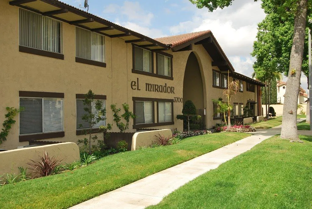 El Mirador Apartments — Photo 1