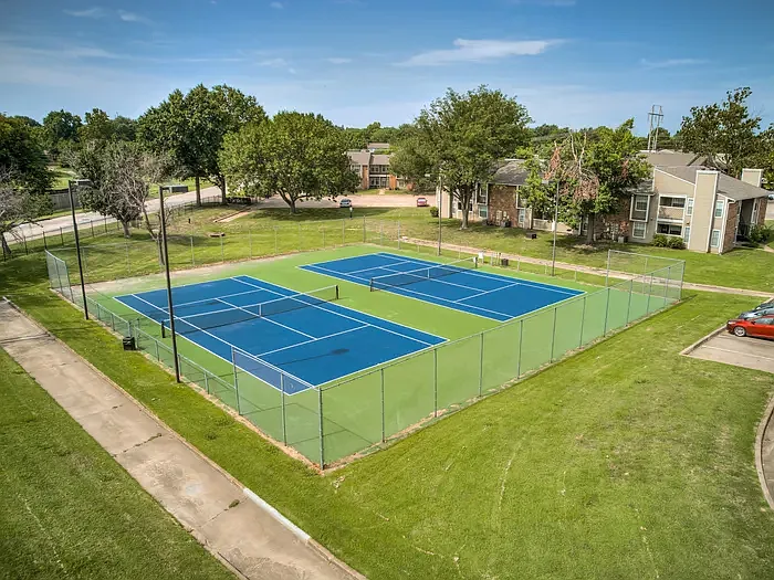 Woodland Oaks Apartments — Photo 8