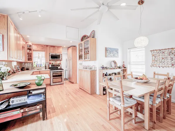 355 Dormans Court image 6 of 20