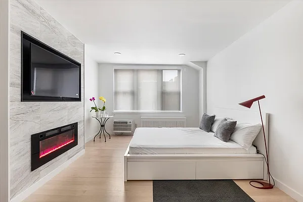 Rented by Edward Seisdedos, LREB | media 4