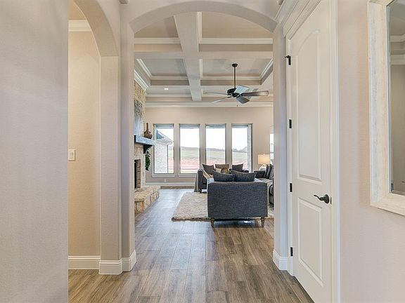 5th image of 216 Maverick Ct
