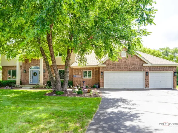 3313 Ridge Rd, Spring Grove, IL 60081