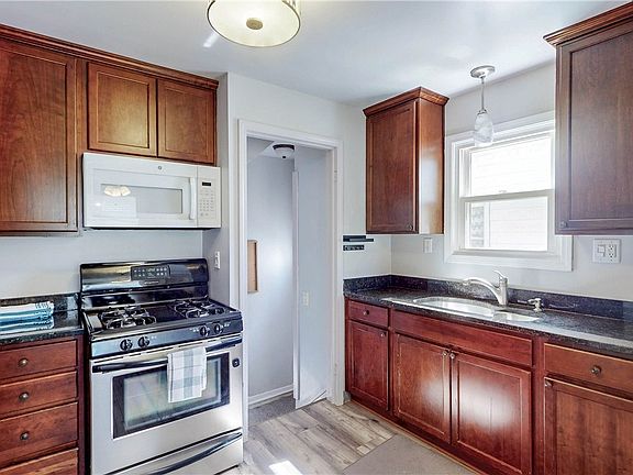 5th image of 9303 S Highland Ave