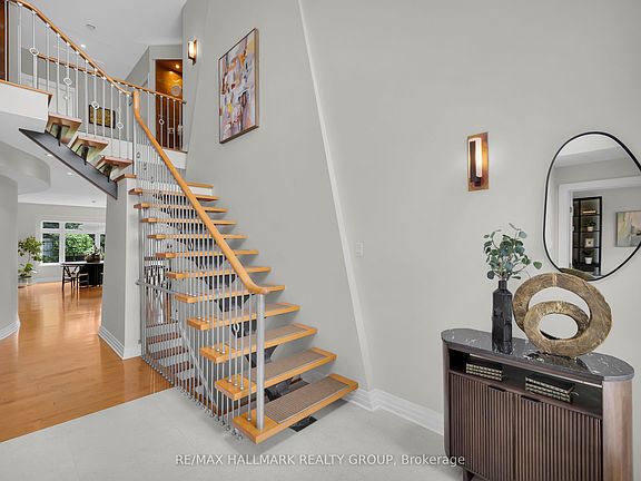 2nd image of 1934 Lenester Ave