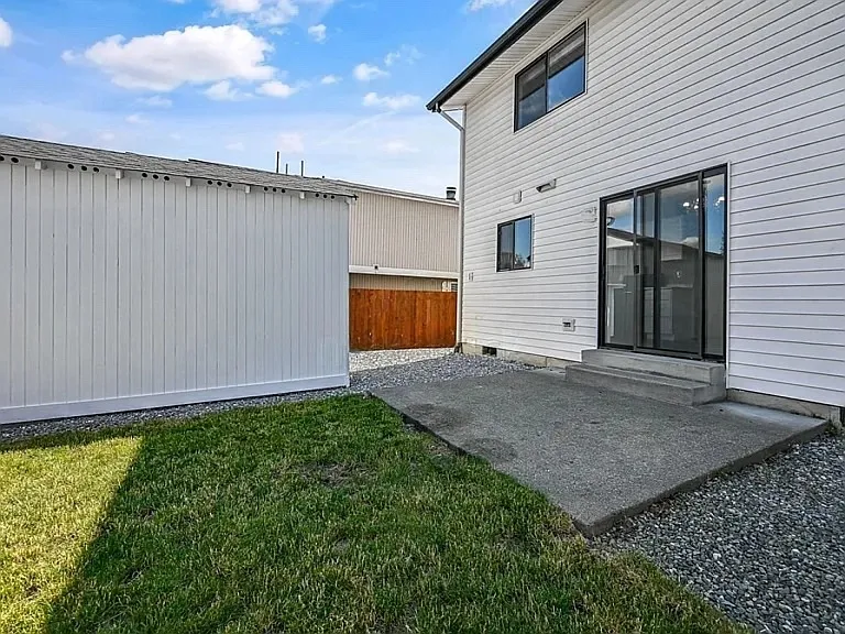 912 Algona Blvd N #B — Photo 15