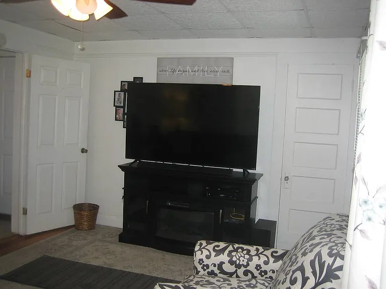 4 Apple Ave #3 — Photo 12