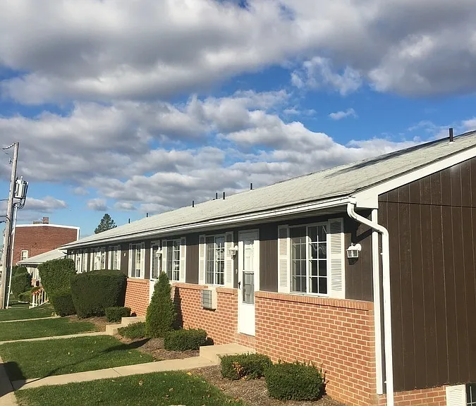 361 E Maple St #D — Photo 4