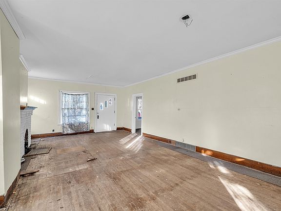 5th image of 852 N Woodrow Ave