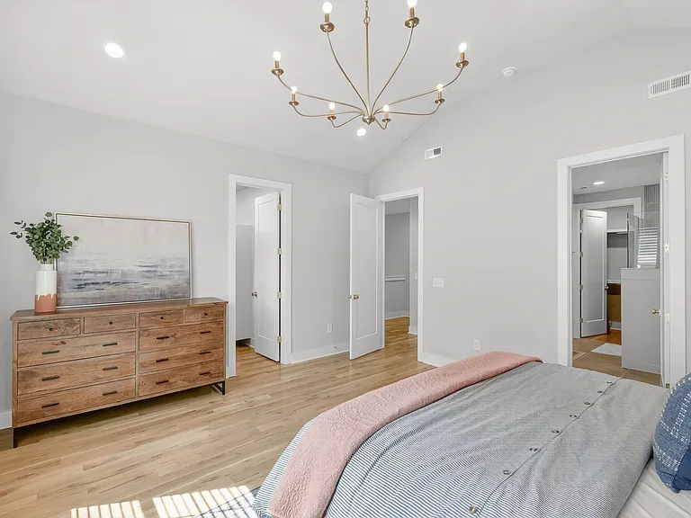 1810 Owen St — Photo 12