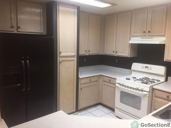 3rd image of 4201 Blarney Ln Unit 101