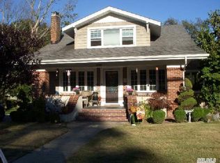 2385 Parkview Pl, Baldwin, NY 11510