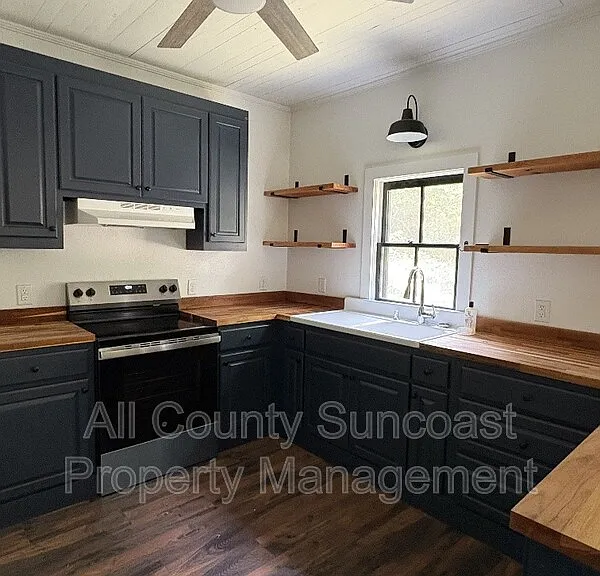 420 Magnolia St — Photo 3