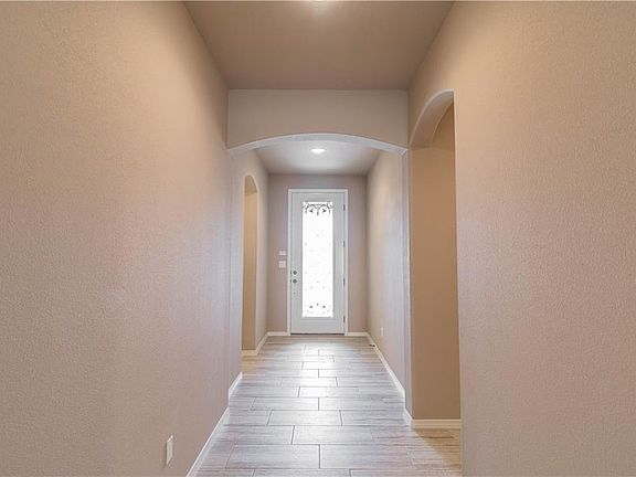 4th image of 2239 Thunderbrush Dr