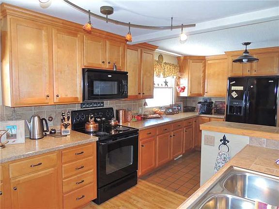 4th image of 2520 Orchard Dr