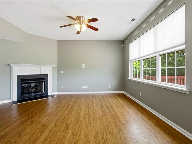 103 Briar Hollow Dr — Photo 15