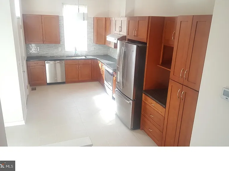 1014 Mount Vernon St — Photo 4