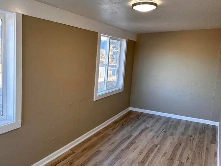 1516 E Cummins Ave — Photo 6