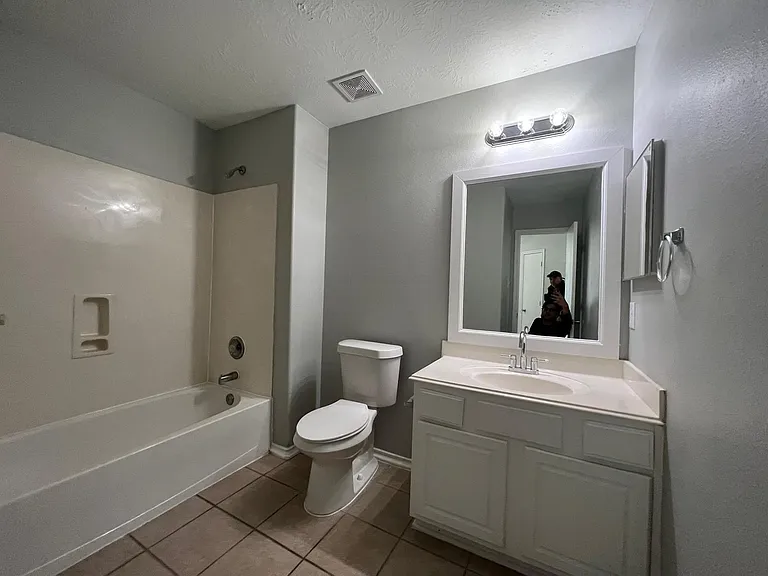 19451 Nasworthy Dr — Photo 24