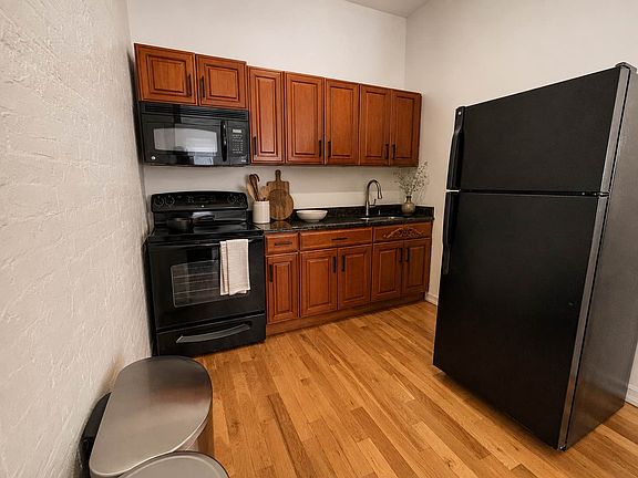 4th image of 914 Broadway #3R