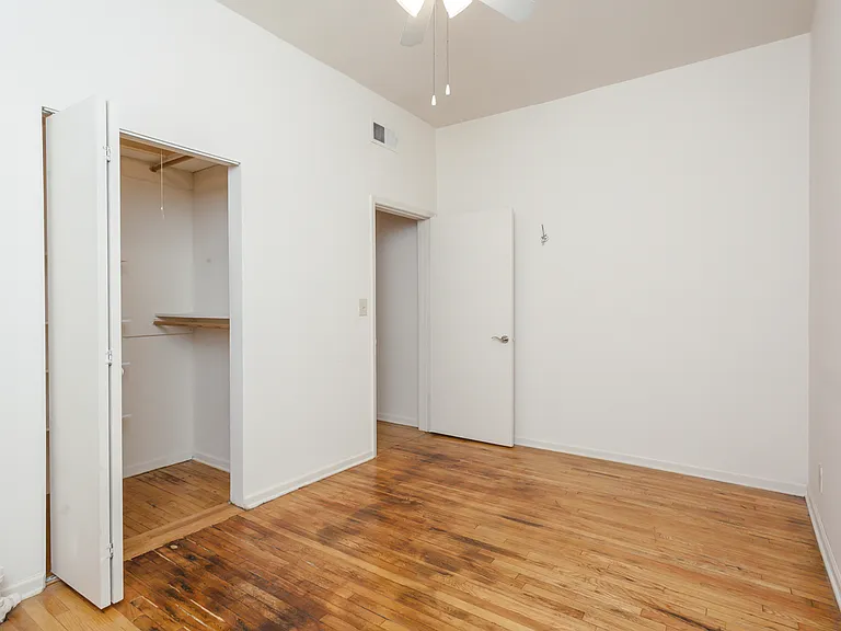 703 W Willow St #1A — Photo 10