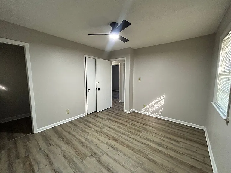 745 Rustland Dr — Photo 8