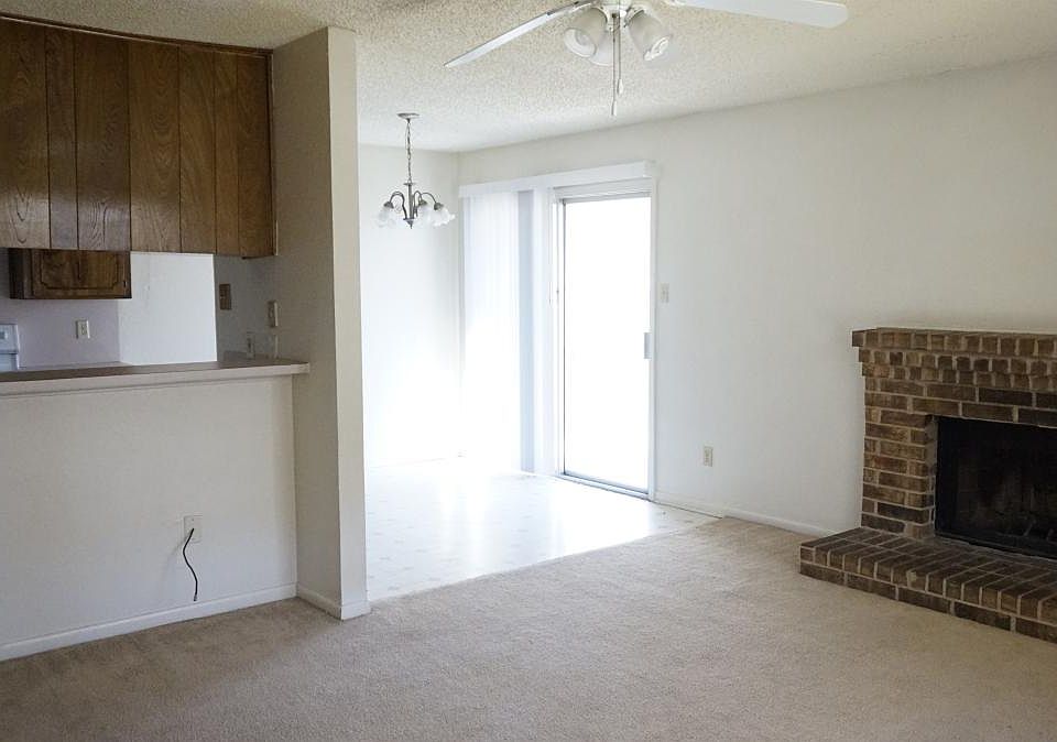 005_Living Room_03082022