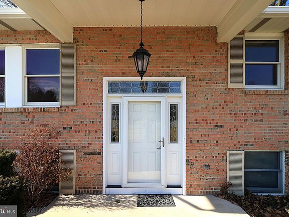 3rd image of 37 Abby Pl