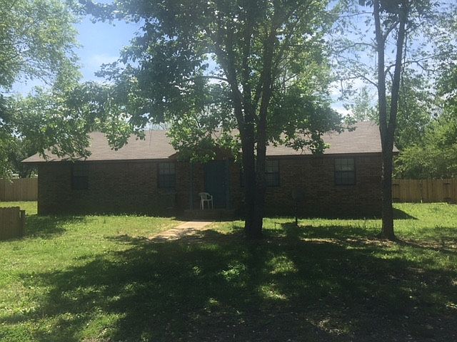 1st image of 875 W 6th St