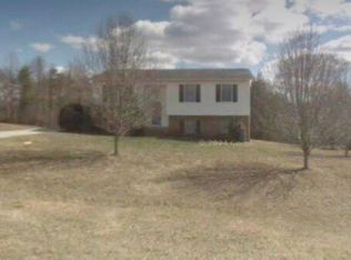 194 Woodbridge Dr, Mount Airy, NC 27030