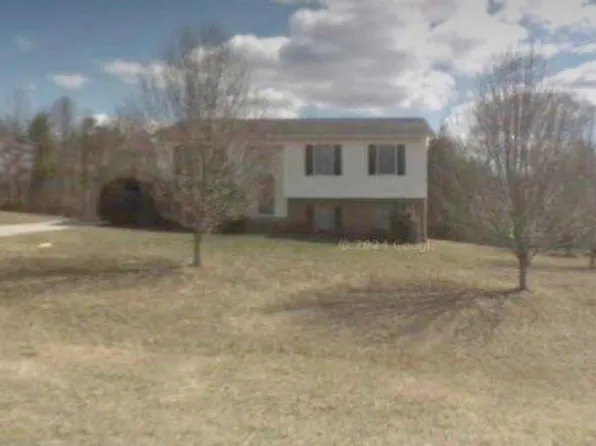 194 Woodbridge Dr, Mount Airy, NC 27030