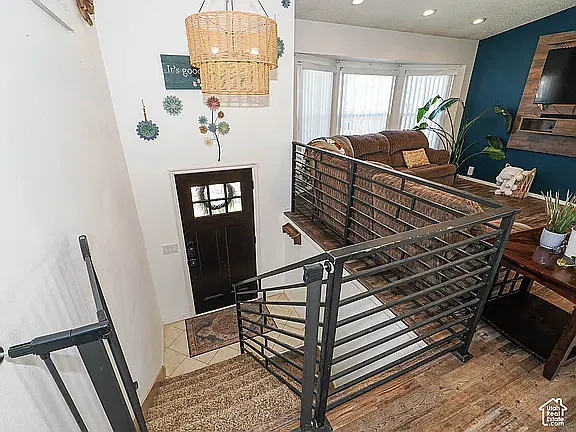 5 bed, 1552 sqft, $2,800 — Photo 3