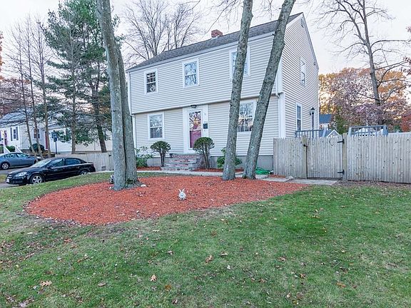 4th image of 164 Essex St