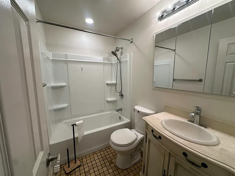 116 Felicia Dr — Photo 6