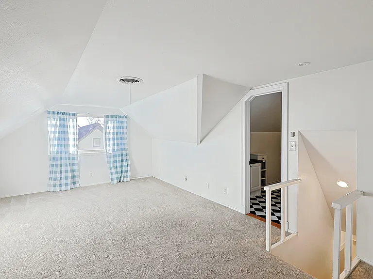 4317 Pershing Ave — Photo 16