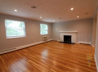 72 Louise Rd, Chestnut Hill, MA 02467