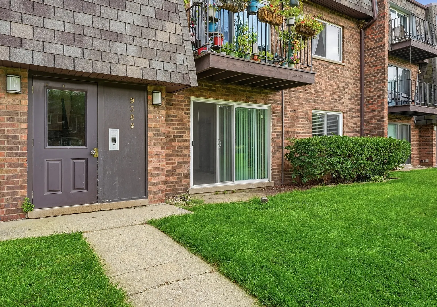 2 bed, $1,975 — Photo 3