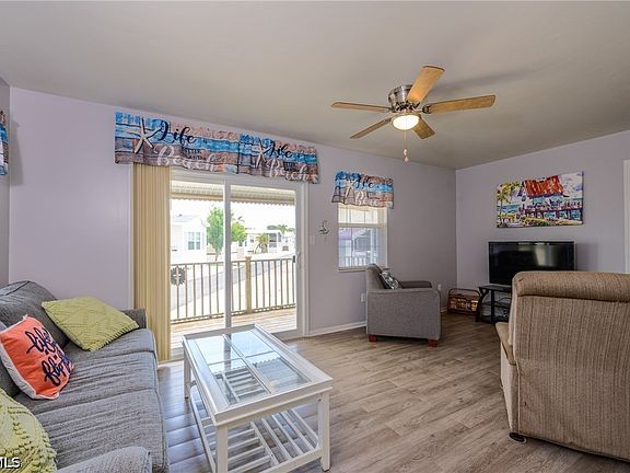 2nd image of 11089 Sunglow Ln