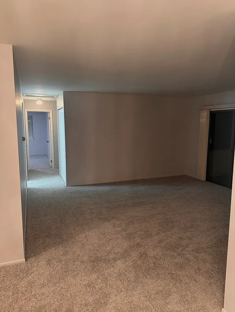 3 bed, 1400 sqft, $2,400 — Photo 4