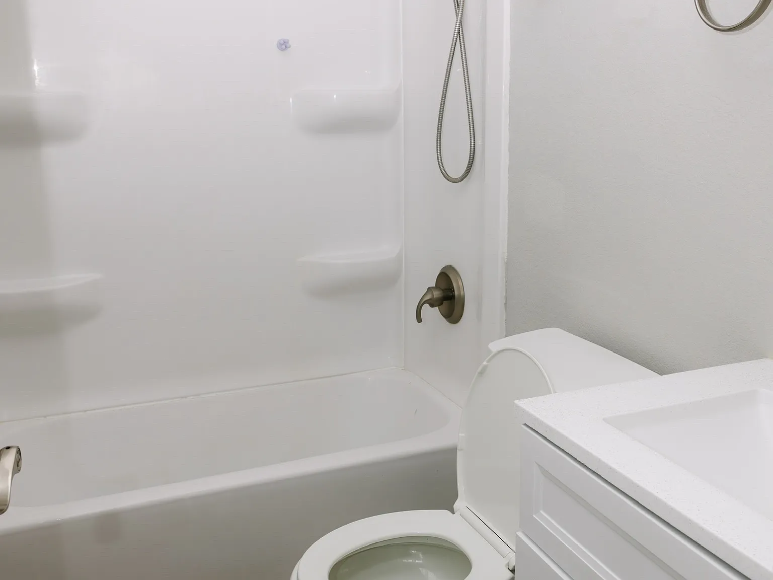 3 bed, 1144 sqft, $2,750 — Photo 4