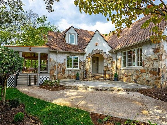 4th image of 1507 Sunset Rd