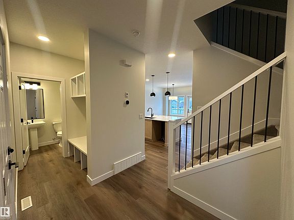 2nd image of 34 Ficus Way