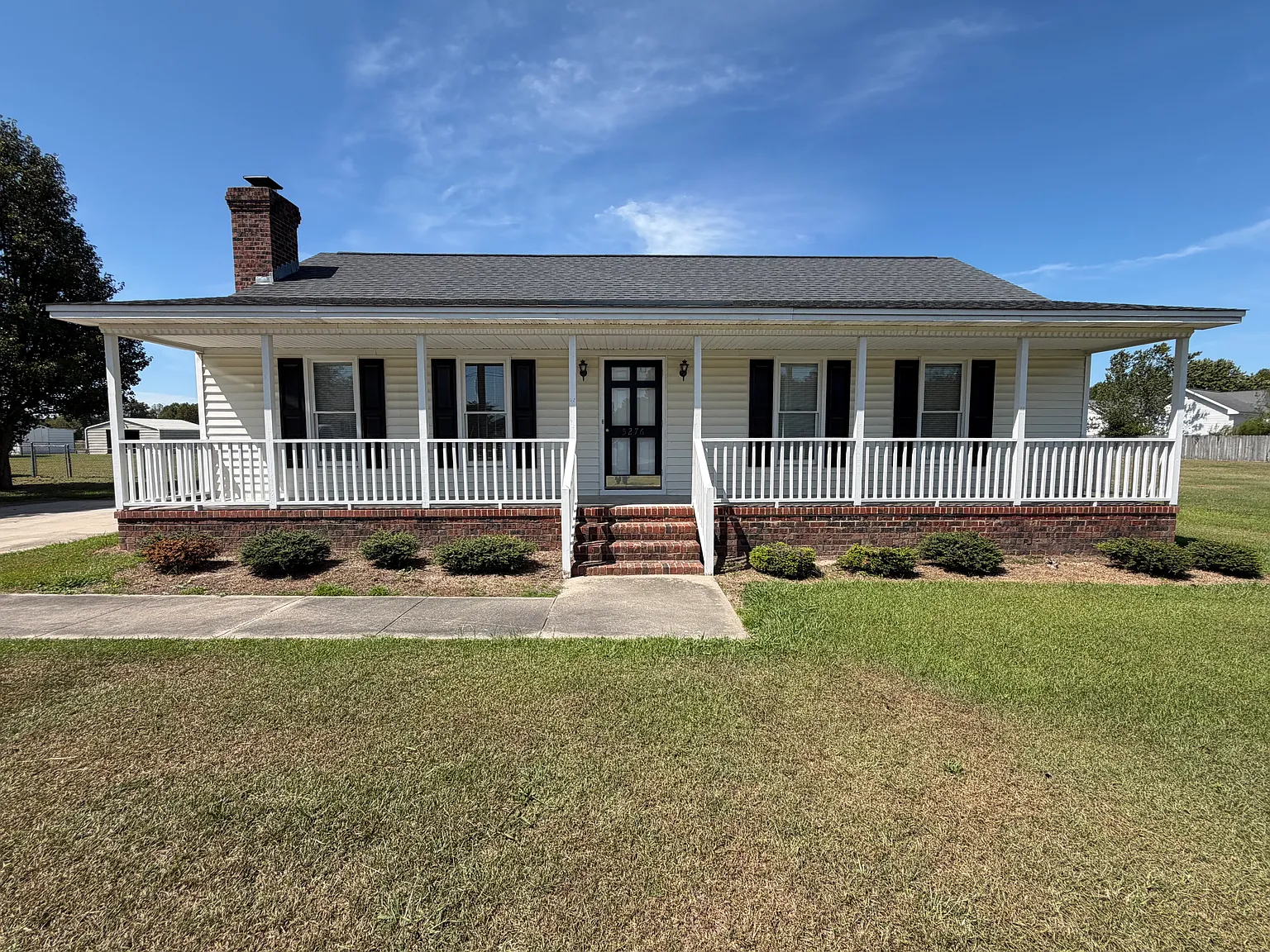 3 bed, 1334 sqft, $1,595 — Photo 1