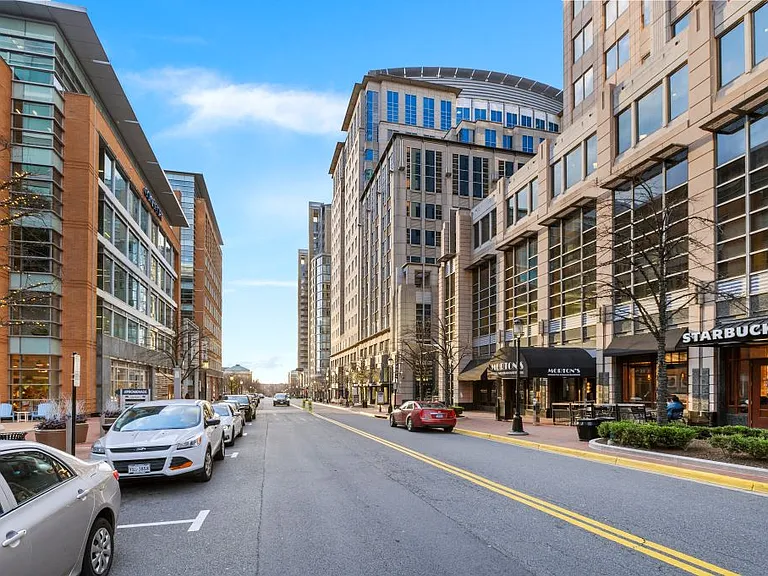 The Cosmopolitan at Reston Town Center — Photo 61
