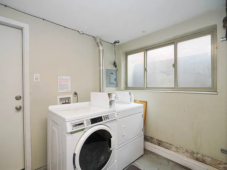 1244 E Malvern Ave — Photo 15